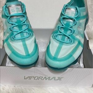 Women’s Nike sneakers size 7